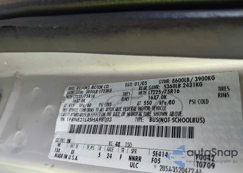 2005 Ford E-350 Super Duty Chateau/Xl/Xlt z USA, uszkodzony, nr VIN 1FBNE31L45HA98903